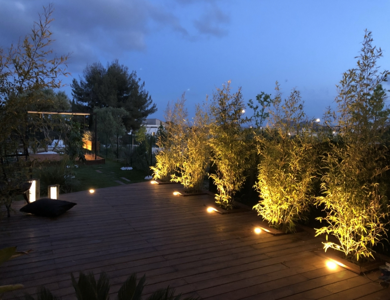 Un système d'éclairage extérieur pour illuminer votre jardin 